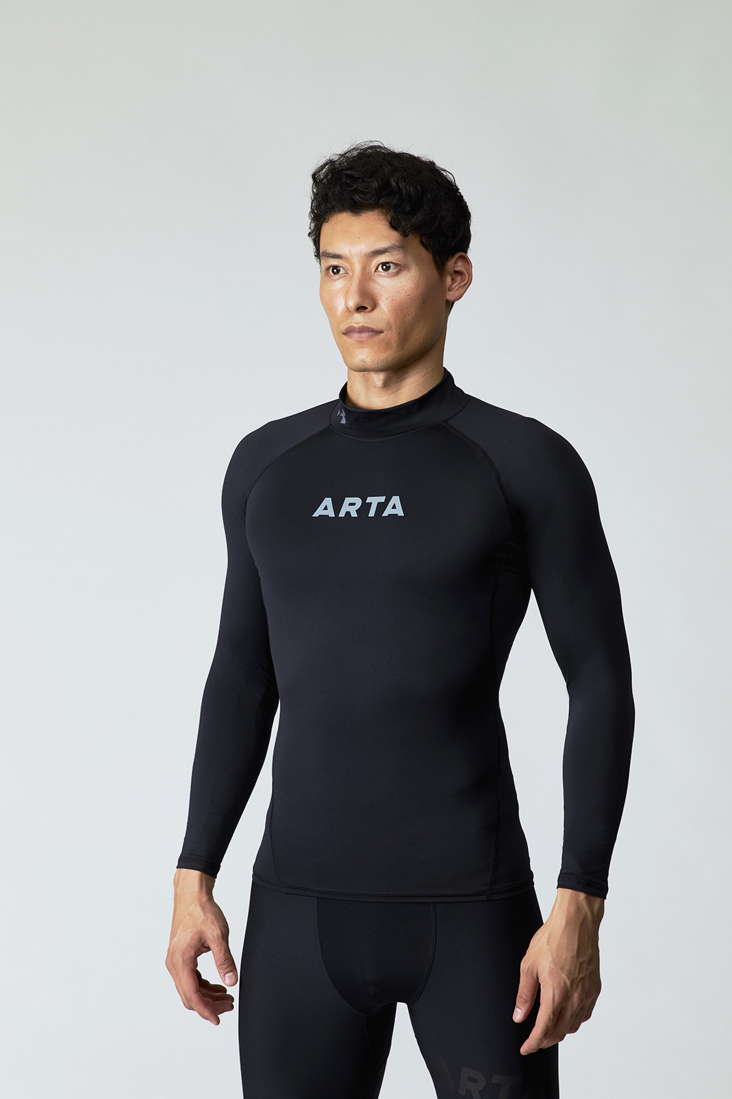 ARTA UNDER ARMOUR<br/>パワーアーマー ロングスリーブ SIZE:S/M/L/XL 4,630円（税抜）
